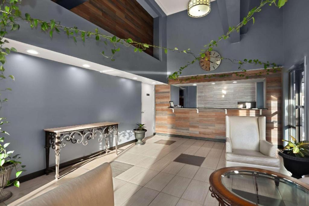 Rodeway Inn لومبيرتون، كارولاينا الشمالية المظهر الخارجي الصورة