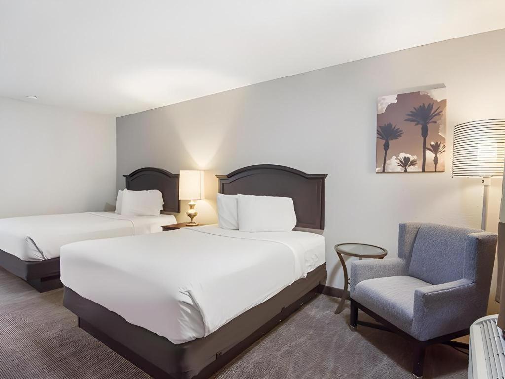Rodeway Inn لومبيرتون، كارولاينا الشمالية المظهر الخارجي الصورة